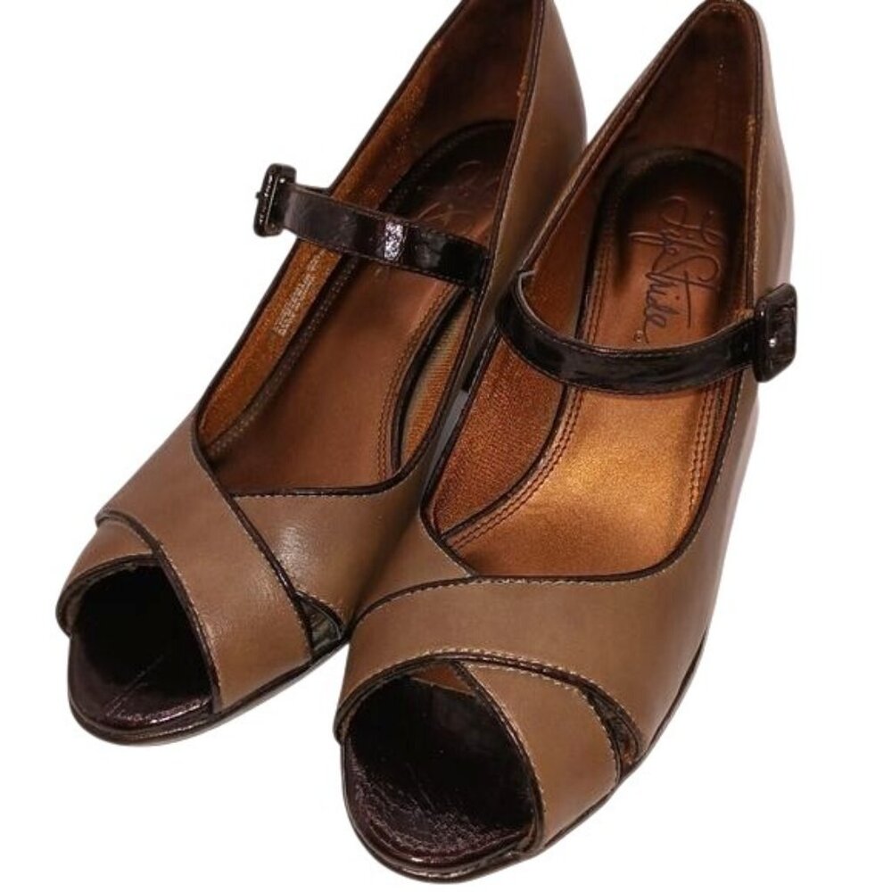 Life Stride Taupe/Brown Retro Style Open‎ Toe Heels, Size 8